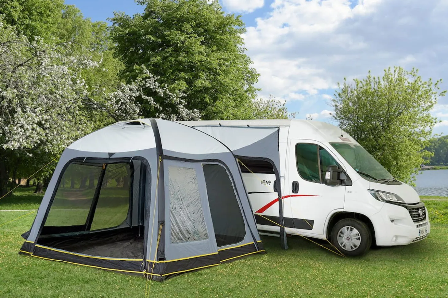 Trigano Pack Auvent Santa Cruz V3 - Espace Nuit< Bons Plans